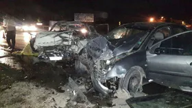 تصادف پژو و پیکان در جاده نیشابور منجر به مرگ ۲ نفر شد