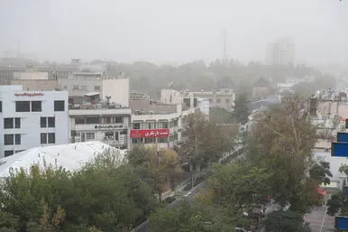 هجوم ریزگردها به آسمان مشهد