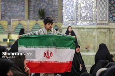 گزارش تصویری | حضور باشکوه مردم در مراسم عزاداری شهادت قائد امت در حرم امام‌رضا(ع)