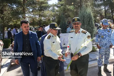 غبارروبی گلزار شهدای فراجا در مشهد