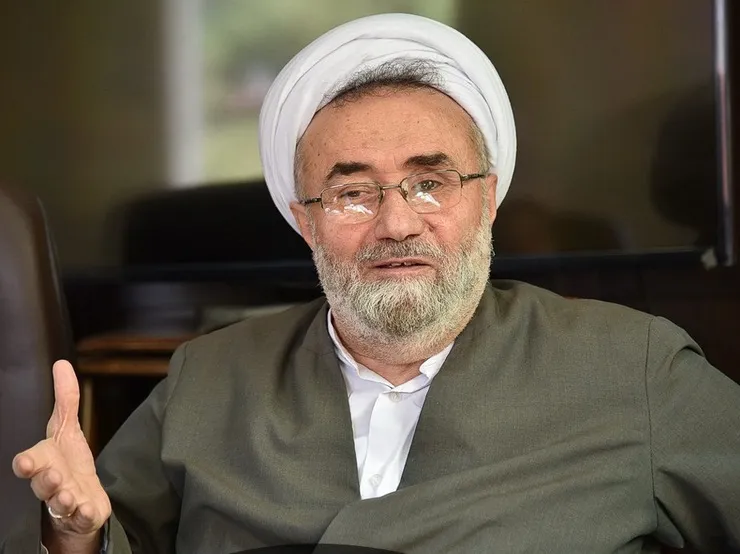 مهاجری: اینکه مداحی اهانت کند و باز برنامه اجرا کند، اهانت به شعور مردم است