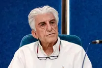 رضا کیانیان در روز تولدش: ایران بود و هست و خواهد بود