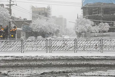 بارش برف در مشهد ۲