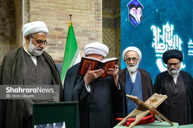 گزارش تصویری | مراسم رونمایی از نسخه چاپ‌شده قرآن کریم به خط رنّانی به همراه دست خط رهبر شهید انقلاب