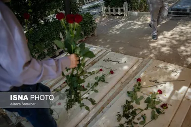 عکس‌هایی از حضور جمعی از سینماگران در قطعه هنرمندان