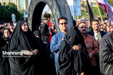 اجتماع مردم مشهد برای شهادت خادم الرضا (ع) سید ابراهیم رئیسی
