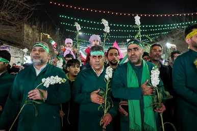 گلباران حرم مطهر رضوی در شب میلاد جوادالائمه (ع)