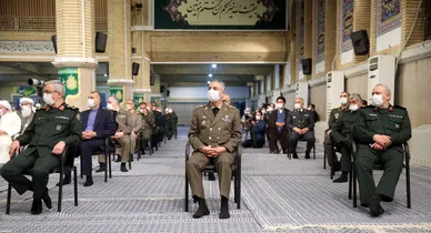 دیدار جمعی از مسئولان نظام و مهمانان شرکت کننده در کنفرانس وحدت اسلامی با رهبر معظم انقلاب