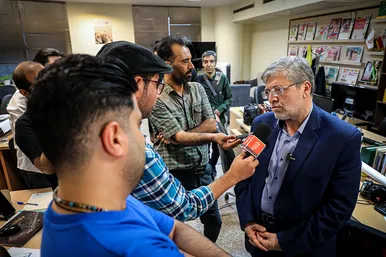 حضور شهردار مشهد در روزنامه شهرآرا به مناسبت روز خبرنگار