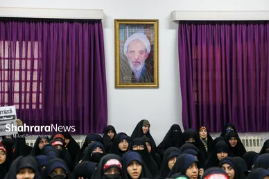 گزارش تصویری | حمایت دانش‌آموزان مشهدی از دختران محجبه جمهوری آذربایجان (۲۲ مهر ۱۴۰۵)