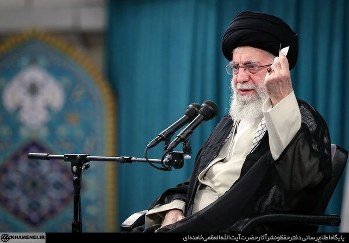 روایت رهبر معظم انقلاب از حضور در اولین مراسم ۲۹ فروردین تا برشماری ویژگی‌های ارتش + ویدئو