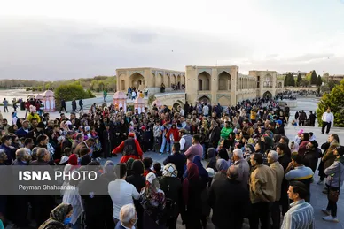 نوروزگردی | اصفهان سی و سه پل