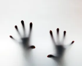 پسرم به خاطر نداشتن موبایل خودکشی کرد | توضیحات مادر پسربچه ۱۱ ساله بوشهری درباره مرگ فرزندش (فایل صوتی)