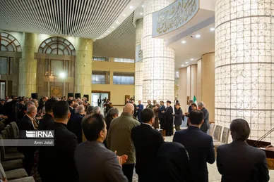 عکس‌هایی از افطاری رئیس جمهور با بازیگران