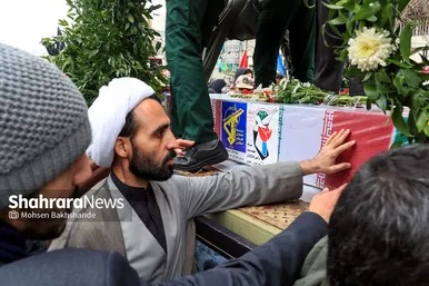 اجتماع عزاداران فاطمی و تشییع پیکر ۹ شهید دفاع مقدس و مدافع حرم