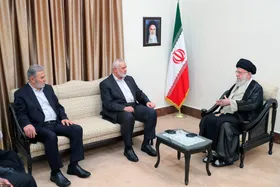 لحظاتی از آخرین دیدار اسماعیل هنیه با رهبر معظم انقلاب اسلامی + فیلم