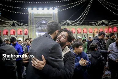 گزارش تصویری | تحویل سال نو با حضور پرشور مردم در حرم مطهر رضوی