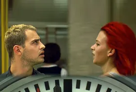 نگاهی به فیلم &laquo;بدو لولا بدو&raquo; Run Lola Run تام تیکور | اگر پروانه&zwnj;ای این&zwnj;سوی جهان بال بزند!