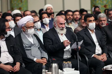 دیدار شاعران و اساتید ادبیات فارسی با رهبر انقلاب