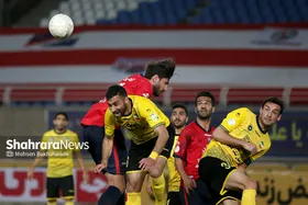 بازی دو تیم نساجی مازندران و سپاهان اصفهان در لیگ برتر