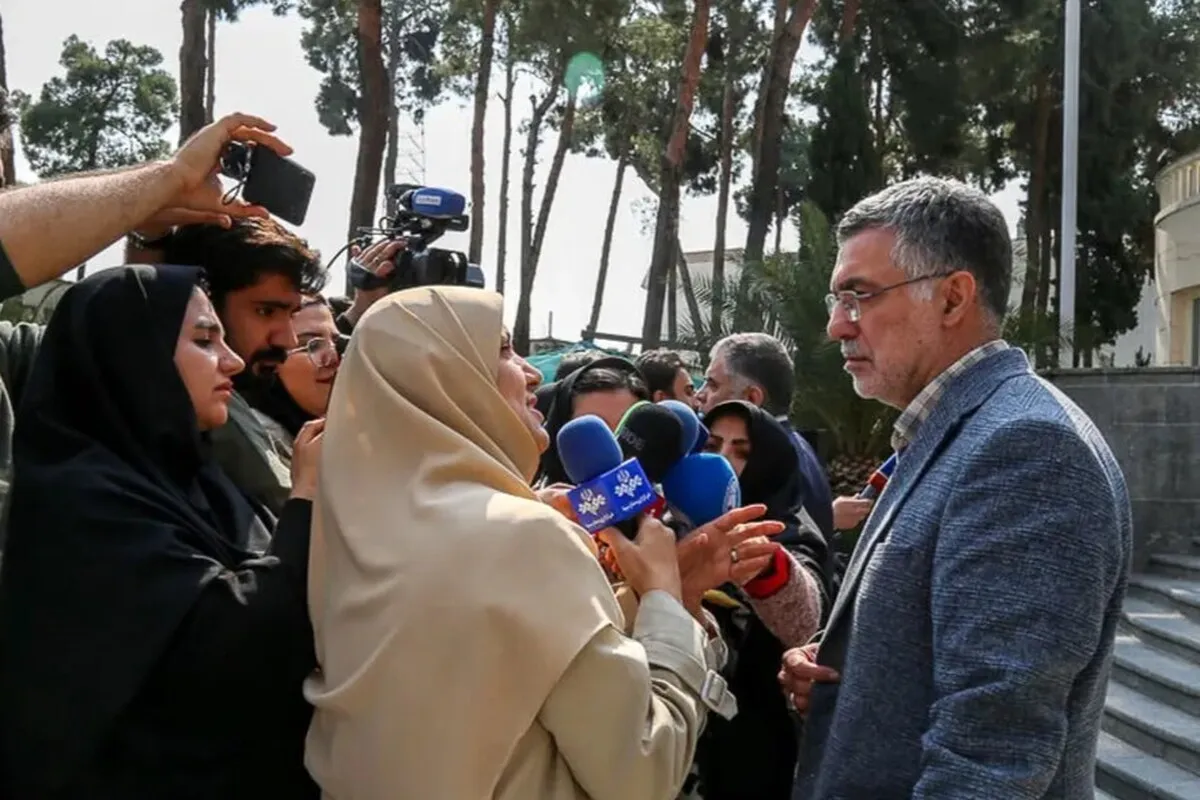 وزیر بهداشت: دولت برنامه‌ای برای تغییر ارز ترجیحی دارو ندارد