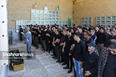 عکس‌هایی از تشییع پیکر پدر خداداد عزیزی در مشهد