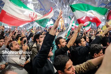 اجتماع مردمی «وعده صادق» در حرم مطهر رضوی