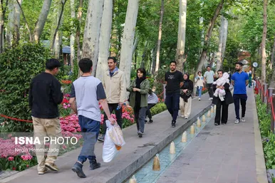فصل لاله‌ها در باغ ایرانی