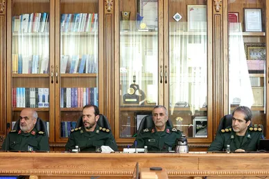 عکس‌هایی از حضور رئیس‌جمهور در قرارگاه سازندگی خاتم‌الانبیا(ص)