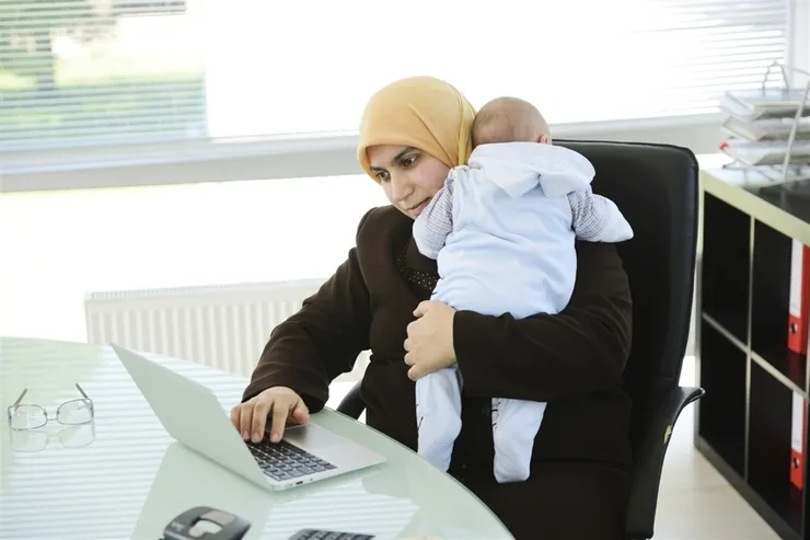 دورکاری برای مادران دارای کودک زیر ۶ سال و دبستانی + ویدئو