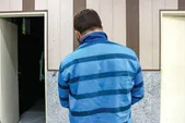 سرقت عجیب در مشهد که موجب درگیری خریدار و فروشنده شد | ماجرای دری که بود، اما نبود!