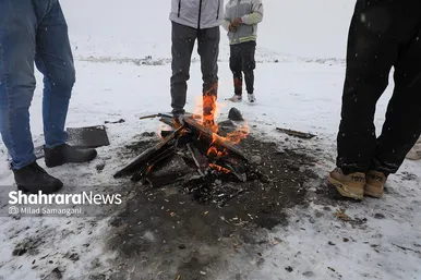 یک روز برفی در مشهد