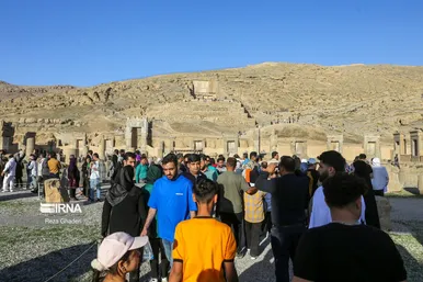 نوروزگردی | تخت جمشید و زندیه