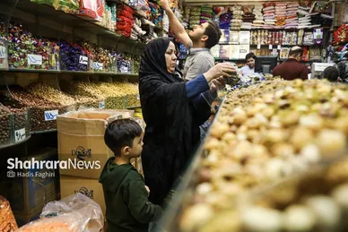 گزارش تصویری | حال‌وهوای بازار در شب‌های نزدیک به عید نوروز ۱۴۰۴