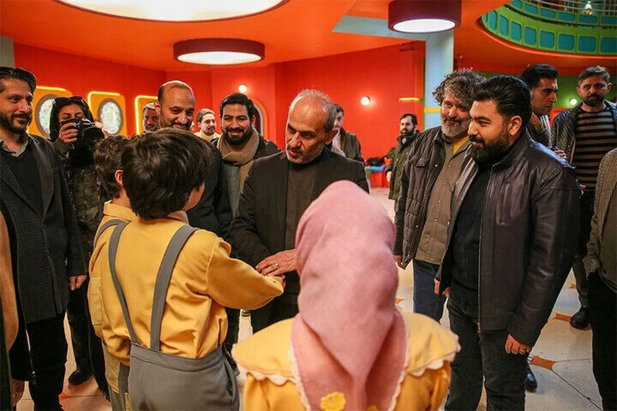 «هتل بسیار بسیار عجیب» میزبان رئیس رسانه ملی شد + زمان پخش