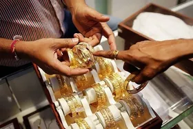 توضیحات اتحادیه طلا و جواهر مشهد در به کارگیری اتباع غیر مجاز در این صنف | جریمه متخلفان چیست؟