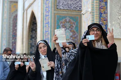 عکس‌هایی از مرحله دوم انتخابات چهاردهمین دوره ریاست‌جمهوری در مشهد (۱)