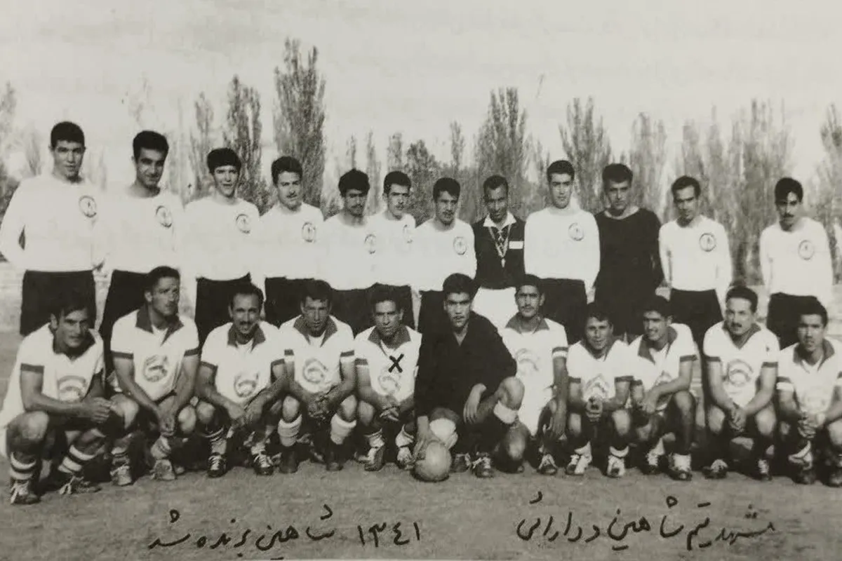 در چنین روزی    بیست‌وهفتم مهر سال1341 (64سال پیش) فینال باشگاه‌ها و دستجات آزاد مشهد میان دو تیم دارایی و شاهین با قضاوت احمد میلانیان برگزار شد 