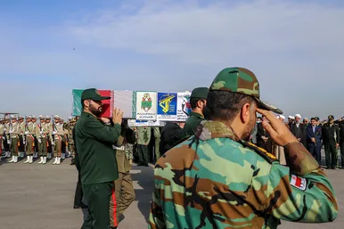 استقبال از پیکر مطهر ۱۲ شهید گمنام دفاع مقدس در فرودگاه هاشمی نژاد مشهد