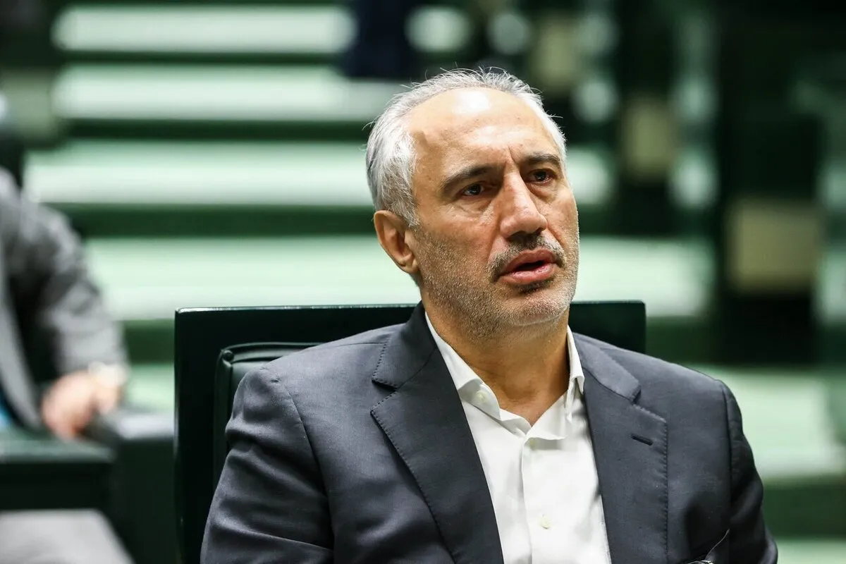 رئیس سازمان برنامه و بودجه خبر داد: اجرای کامل انتقال سهمیه بنزین به کارت بانکی
