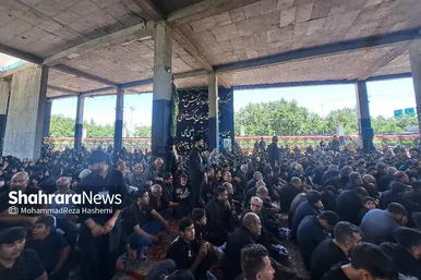 ظهر عاشورا در هیئت قندهاری‌های مشهد