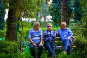 بازنشستگان را دریابید | فاصله حقوق بازنشستگان با &laquo;خط فقر&raquo; بیش از ۲۰ میلیون تومان است