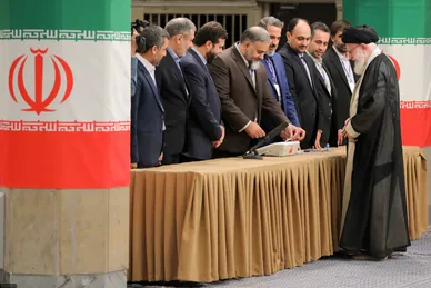 مرحله دوم رأی‌گیری انتخابات چهاردهمین دوره ریاست‌جمهوری با حضور رهبر معظم انقلاب اسلامی