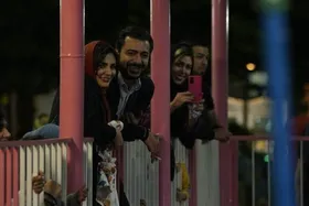 پوستر فیلم سینمایی &laquo;ماه پنهان&raquo; منتشر شد | روایتی پرتعلیق از یک کودک&zwnj;ربایی و فروپاشی یک خانواده + عکس