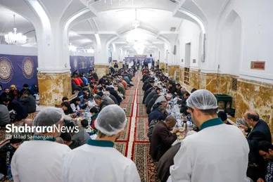 مراسم افطاری در حرم امام‌رضا(ع)
