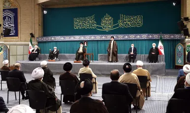دیدار جمعی از مسئولان نظام و مهمانان شرکت کننده در کنفرانس وحدت اسلامی با رهبر معظم انقلاب