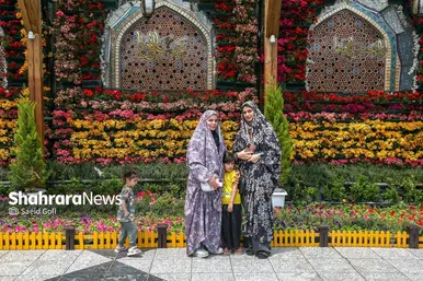 عکس‌هایی از گل آرایی حرم مطهر رضوی در دهه کرامت