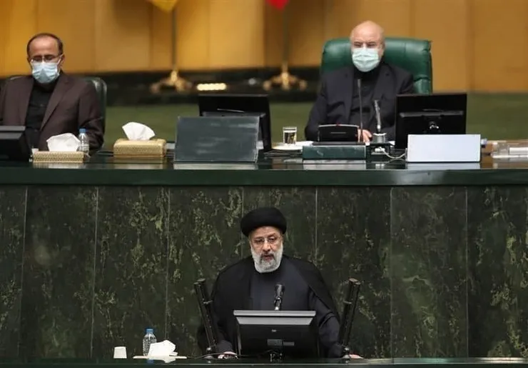 رئیس جمهور در مجلس: خط قرمز دولت معیشت مردم است؛ بدون فکر برای سفره مردم، ارز ترجیحی حذف نمی‌شود
