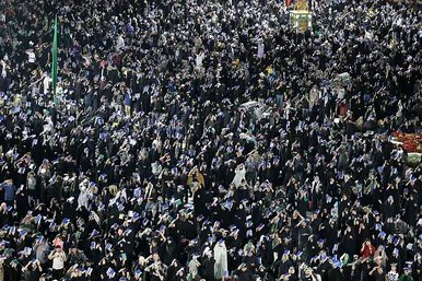 مراسم احیاء شب 23 ماه رمضان در حرم مطهر رضوی