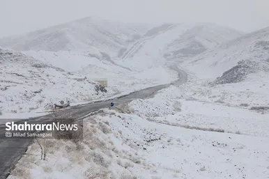 یک روز برفی در مشهد